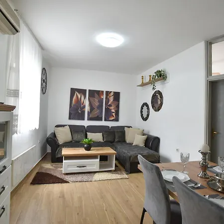 Apartment Stan Stari Grad
